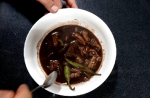 豚の血を使った栄養満点のスープ！！ディヌグアン